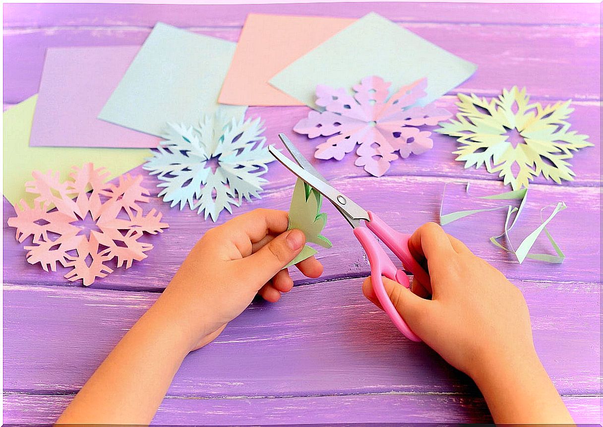 Kirigami to make paper crafts.