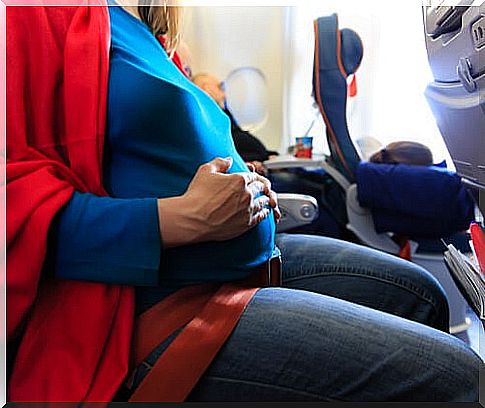 There are many myths about pregnant women and flights.