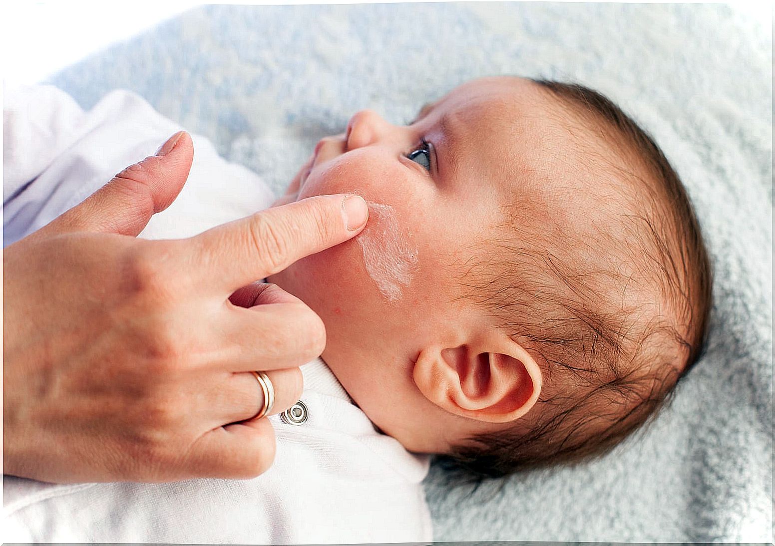 Eczema in the baby: characteristics and care