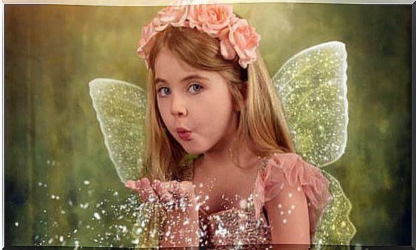 Girls, mainly, are very attracted to the figure of fairies in children's stories.