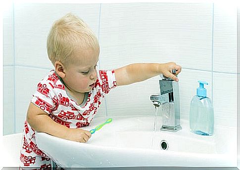 It is good to teach children personal hygiene habits. 