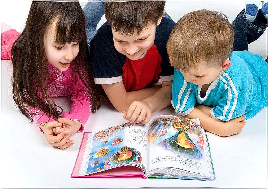 Children's stories bring many benefits to the little ones.