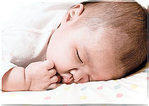 What to do if my baby turns on his tummy while sleeping?